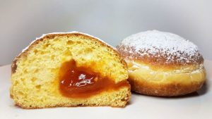 Berlinesas rellenas con dulce de manzanas
