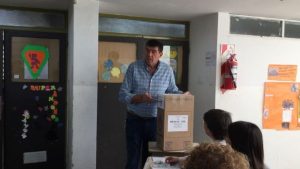 Votó Claudio Di Tella y advirtió que hay «mucha incertidumbre» en la sociedad