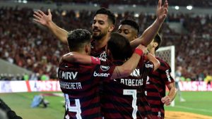 Flamengo aplastó a Gremio y va contra River en la final