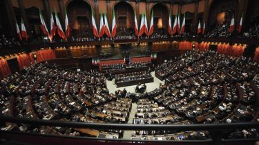 Parlamento italiano: cerca de eliminar 345 legisladores para ahorrar 100 millones de euros al año