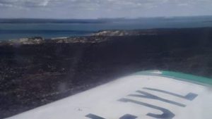 Así buscan por aire a los pescadores de Catriel desaparecidos