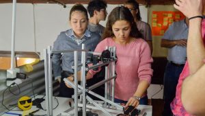 Estudiantes de Plottier no podrán competir en las Olimpiadas de Informática por el paro de pilotos