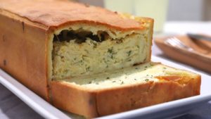 Alta tarta de cebollas