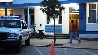 Efectivos de la Comisaría Primera detuvieron a los jóvenes de 18 y 19 años. Foto Archivo.