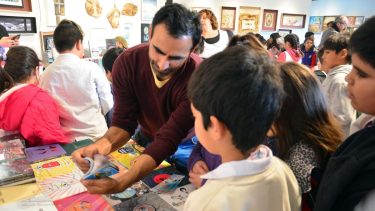 Un gran marco de público cerró la Feria del Libro en Viedma