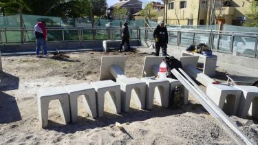 El espacio contará con juegos para los perros y bancos para los dueños de las mascotas. Foto: Prensa Municipal