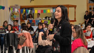 La ministra de Salud Andrea Peve presidió el encuentro con agentes de ocho hospitales. Foto gentileza Prensa Ministerio de Salud