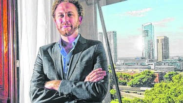 El funcionario sorprendió con la medida.  