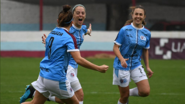 UAI Urquiza ganó su tercer partido seguido y, por ahora, es el único líder.