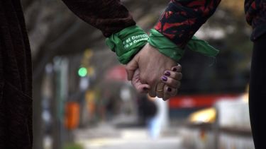 Resaltaron que el uso del pañuelo verde en las elecciones no está prohibido porque no es una referencia partidaria. Foto archivo: Matías Subat.-