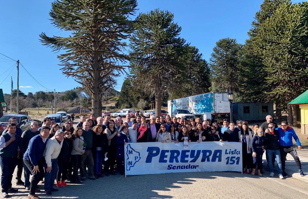 Pereyra estuvo reunido con los intendentes en Villa Pehuenia. (foto: gentileza)
