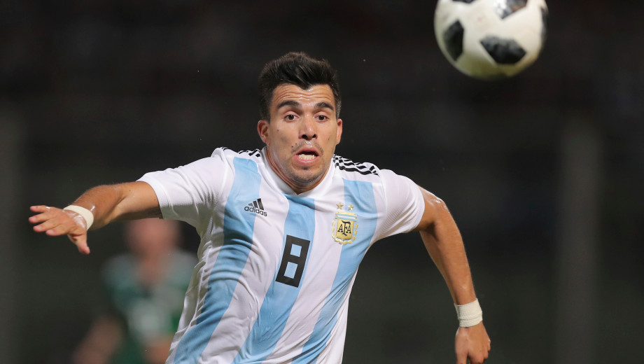 Argentina's Marcos Acuna controls the ball during a friendly soccer match against Mexico, in Cordoba, Argentina, Friday, Nov. 16, 2018. (AP Photo/Nicolas Aguilera)