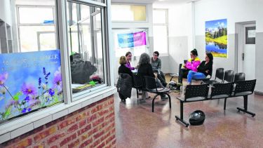 Actualmente la espera para la atención es un espacio público.  Para el dispositivo la privacidad es esencial. 