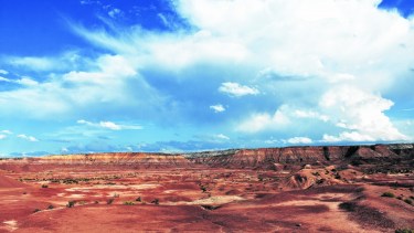 Rojo. Una maravilla que encontrás a 18 kilómetros de Roca.  (Foto Andrés Maripe)