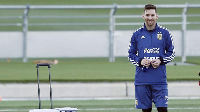 Messi está junto al seleccionado, pero todavía no entrenó junto al grupo.