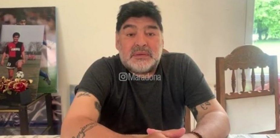 Maradona usó sus redes sociales para hablar con el público. 