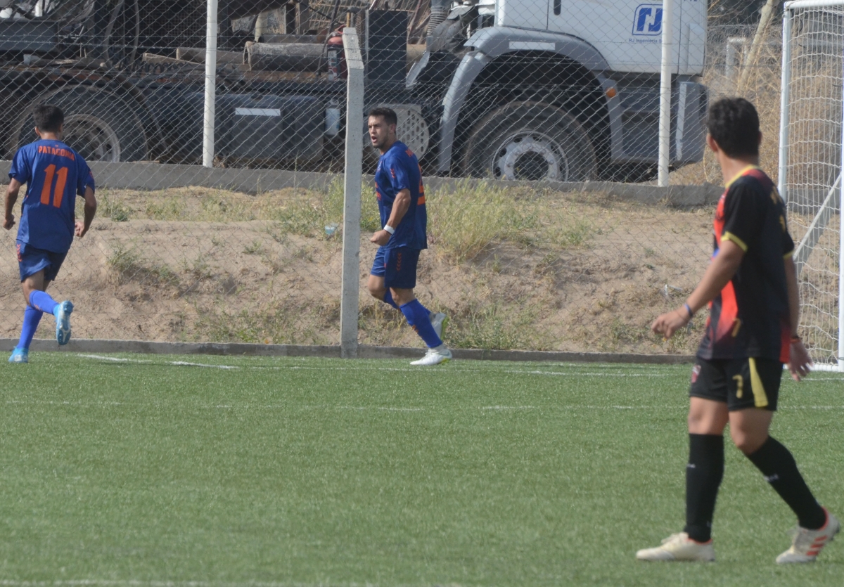 Cisneros tuvo una tarde inspiradísima para el Naranja y anotó seis de los nueve goles de su equipo. (Foto: Yamil Regules).