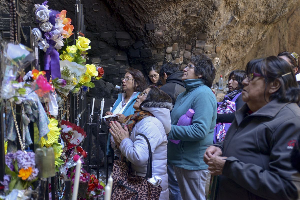 En Bariloche se realizó la XXIX peregrinación a la Virgen de las Nieves y despedida del obispo Chaparro. Archivo