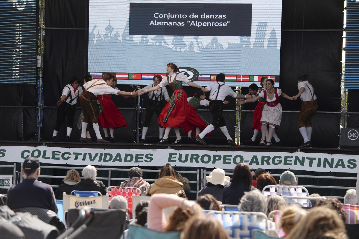 Las colectividades europeo argentinas en Bariloche celebran la 40° edición de la fiesta. Foto: Alfredo Leiva