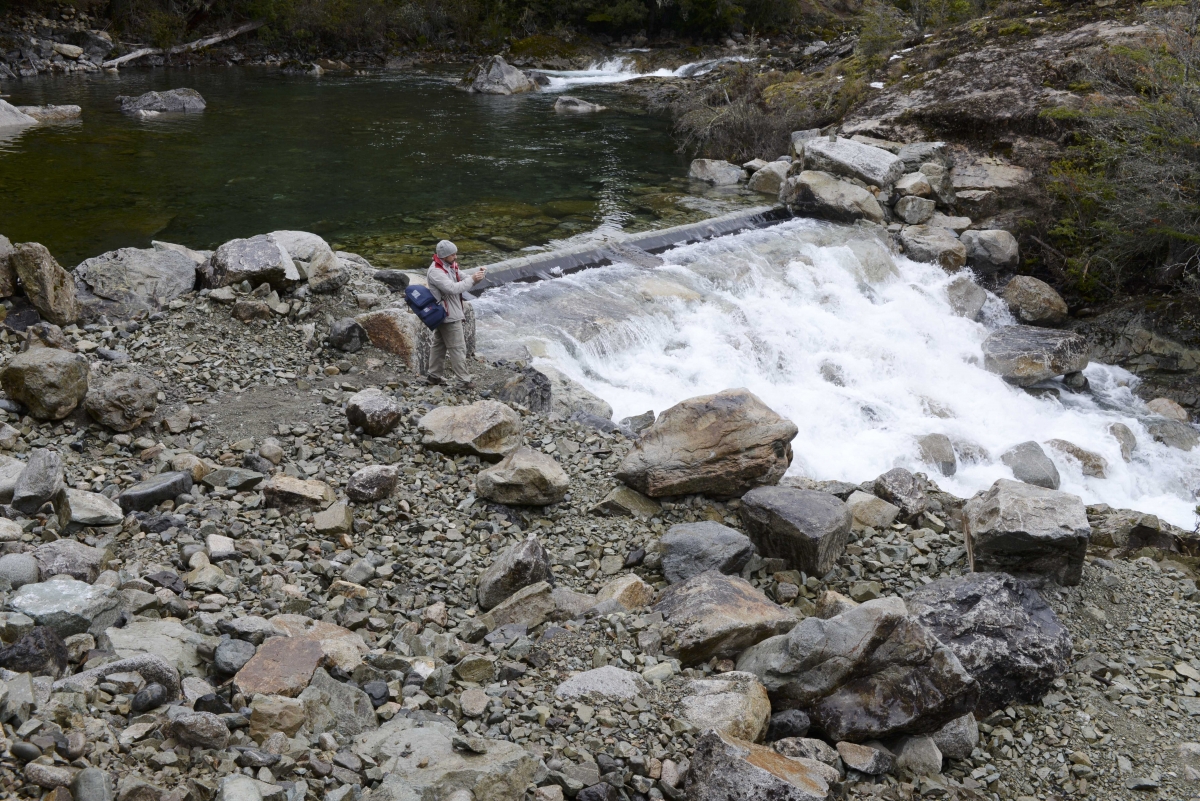 La toma de agua sobre el río Escondido.