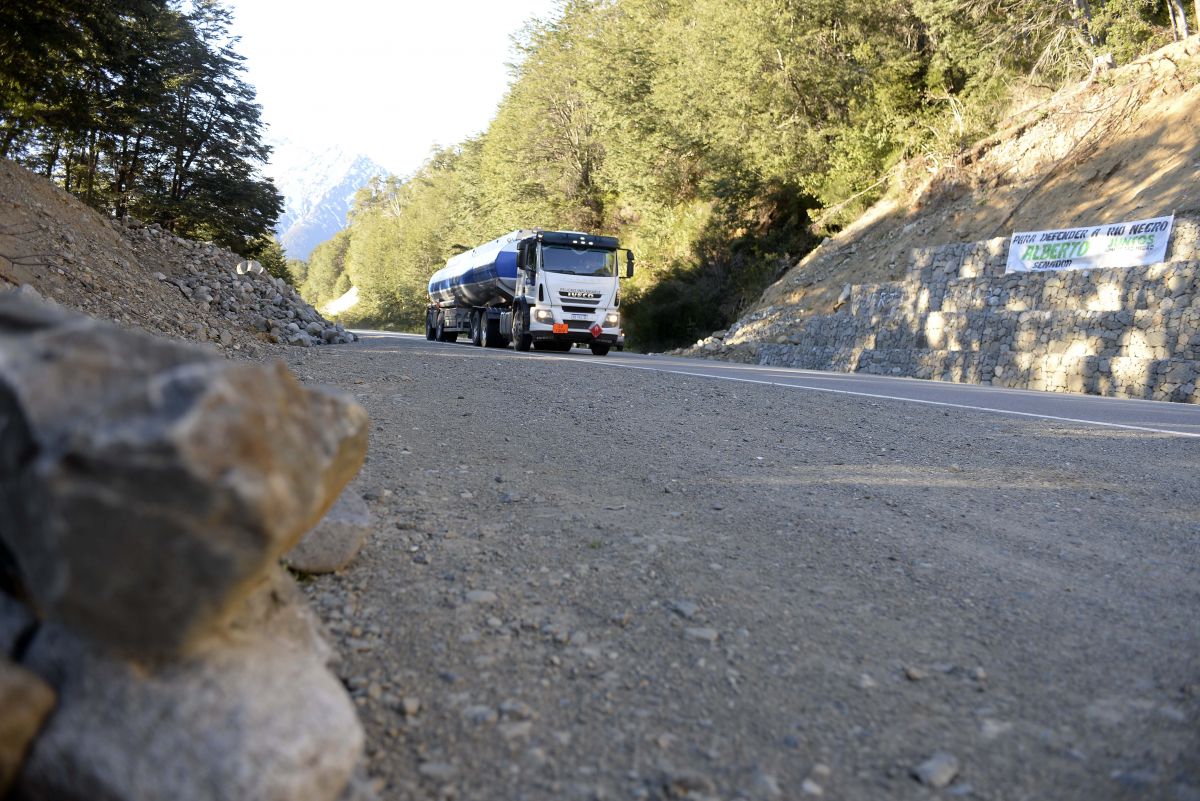 En la ruta 40 entre Bariloche y El Bolsón hay zonas con hielo. Archivo