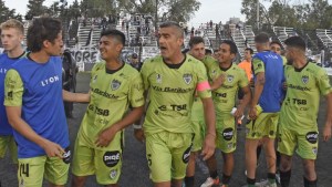 Cipolletti visita a Villa Mitre: hora, formaciones y TV