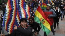 Imagen de Multitudinaria marcha en La Paz por la reivindicación de los símbolos indígenas