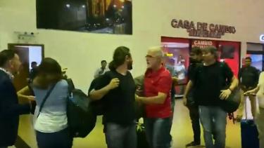 Grabois y otros dirigentes fueron agredidos al llegar a Bolivia