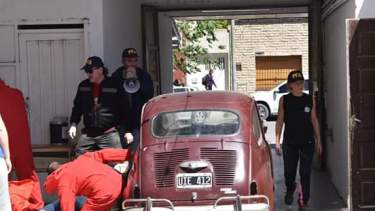 Se trata de cinco obras que suceden en simultáneo en el estacionamiento del teatro.