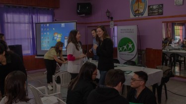 La actividad se desarrolló en el centro cultural municipal "Kuky Cayunao". (Foto Giane Reyes)