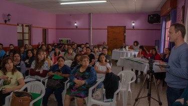 Las exposiciones se transmitieron en directo por internet durante toda la jornada. (Foto Giane Reyes)