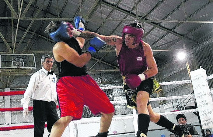 Santiago Pincheira quiere pasar al boxeo profesional. Archivo