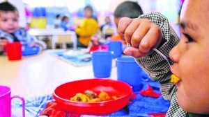 Reclaman en Viedma fondos para comedores y familias vulnerables
