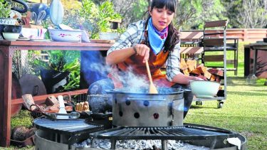 Felicitas Pizarro ahora también es parrillera. "No hay nada más espectacular que cocinar al aire libre, con fuego y humo", afirmó en la previa del Festival Yo Como. (Foto: gentileza)