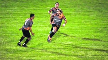 El equipo pampeano goleó 
3-0 a Independiente. (Foto Jorge Tanos)