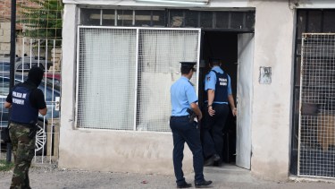 El allanamiento se realizó esta mañana en el barrio Villa Florencia. Foto: Juan Thomes