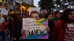 Fue a buscar a su hijo y su expareja la abusó sexualmente en Neuquén