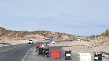 Uno de los rulos en el Tercer Puente fue habilitado durante una semana y lo volvieron a cerrar (Foto: Juan Thomes)