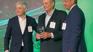 Premiaron al presidente del IAPG por sus trayectoria