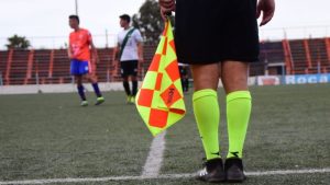 Fútbol zonal: más de 30 árbitros de Lifune anunciaron que se pasan a la Confluencia