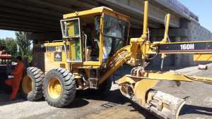 Trabajadores que remodelan la ruta 22 realizan medidas de fuerza