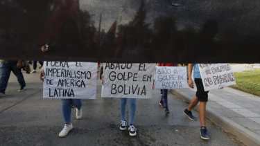 En Neuquén se realizaron marchas en apoyo a Evo Morales. Foto Archivo Juan Thomes.