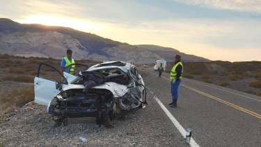 El choque ocurrió sobre la Ruta 40, en el kilómetro 2724. (Foto Gentileza FM Ilusiones).-