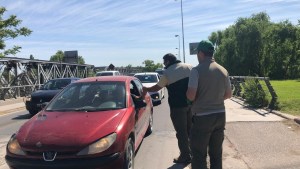 Controladores alimentarios protestan en los puentes de Neuquén y Centenario