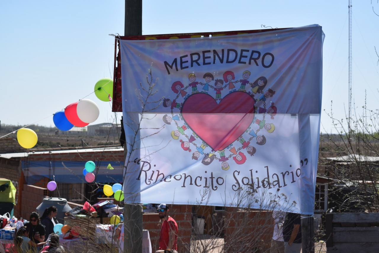 Comienzan a construir el merendero Rinconcito Solidario de Cipolletti. (Foto gentileza)
