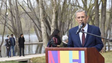 En el aniversario de la ciudad, un mes antes de su fallecimiento, Quiroga inauguró una extensión del Paseo Costero que ahora llevaría su nombre. Foto: archivo Florencia Salto.-