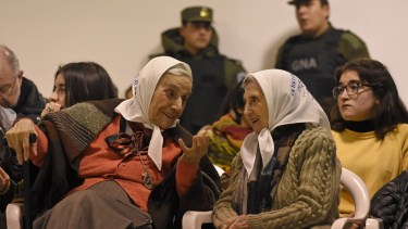 Las Madres de Plaza de Mayo, filial Neuquén, serán honradas con el "Honoris Causa". (Foto: Florencia Salto)