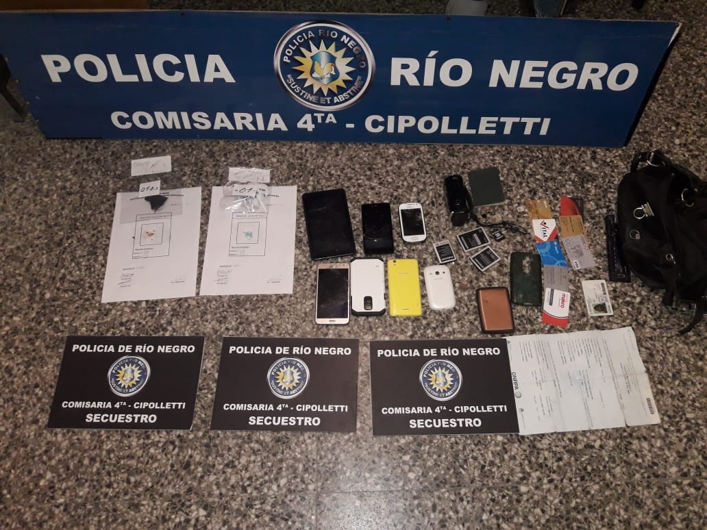 Cipolletti: Allanaron una casa y encontraron cosas robadas en el centro, municiones y droga. Foto: Gentileza