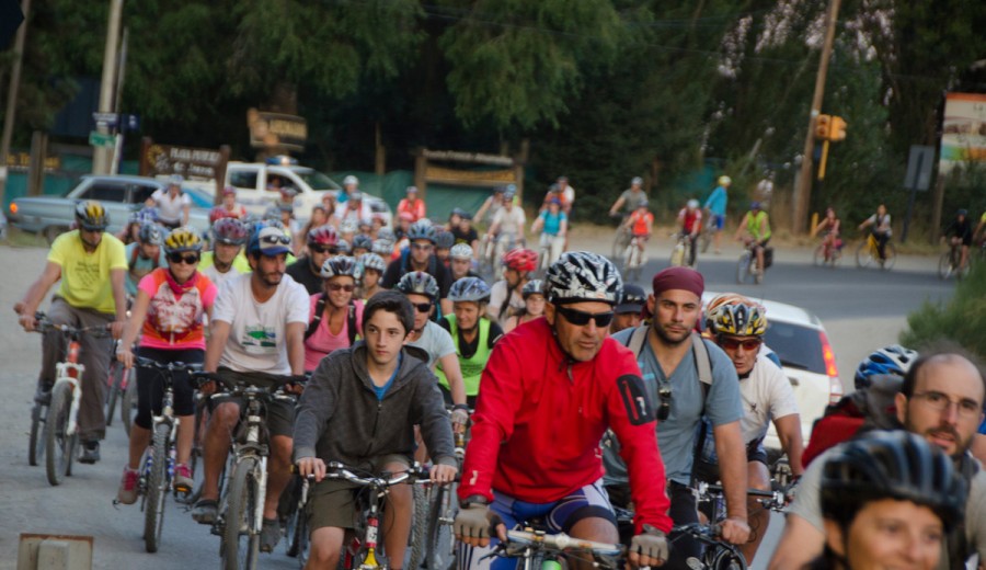 Los ciclistas partieron el kilómetro 8 hasta el Centro Cívico. Foto: archivo