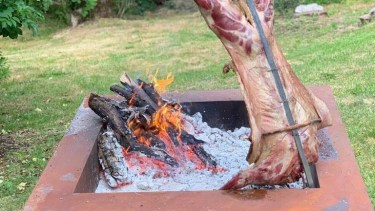 Quién no haría un asado en este fogón diseñado en Bariloche